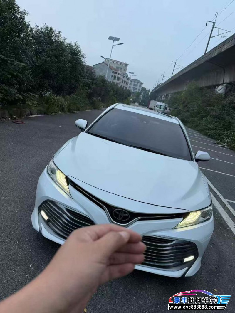 18年丰田凯美瑞轿车抵押车出售