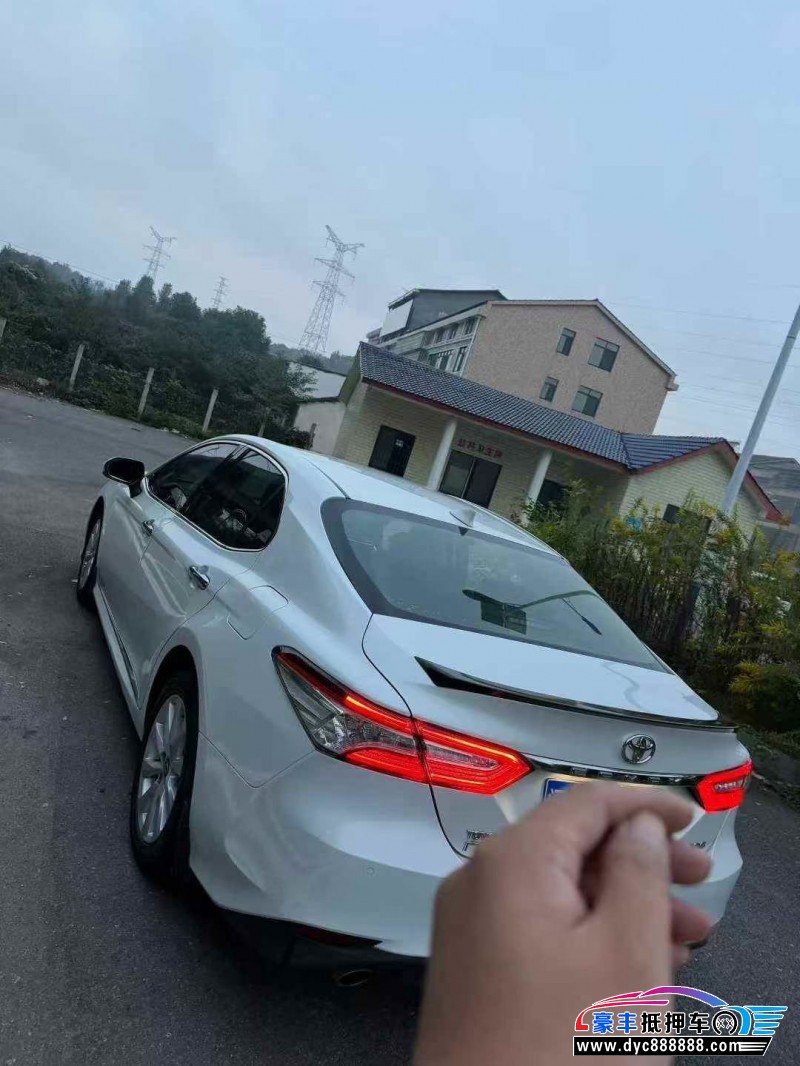 18年丰田凯美瑞轿车抵押车出售