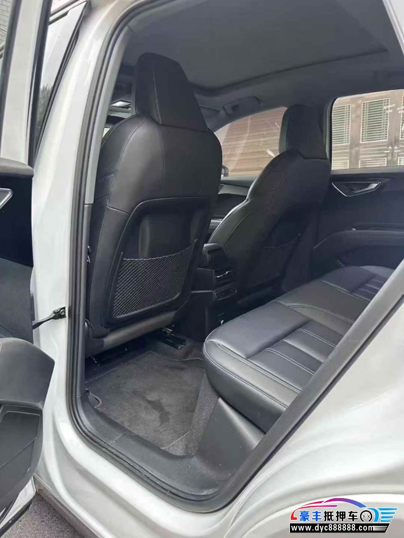 24年奥迪Q4轿车抵押车出售