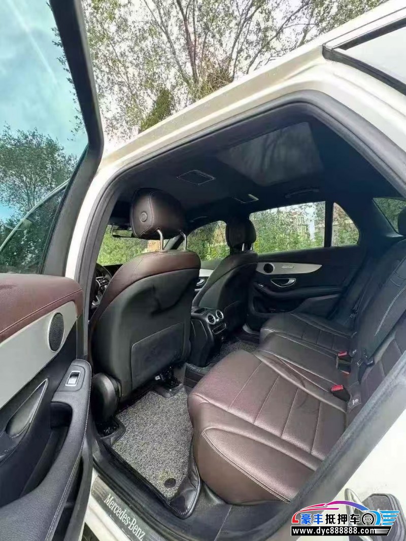 22年奔驰GLC轿车抵押车出售