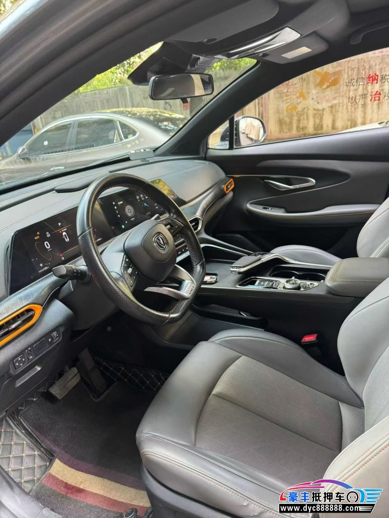 22年长安长安UNI轿车抵押车出售