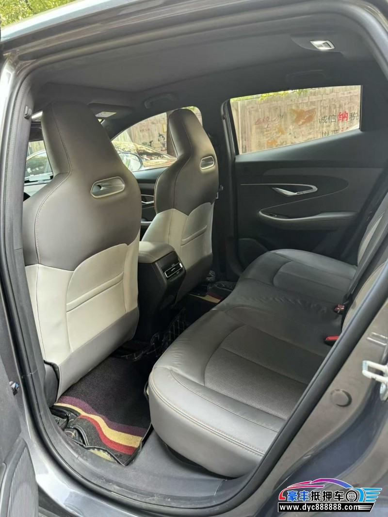 22年长安长安UNI轿车抵押车出售