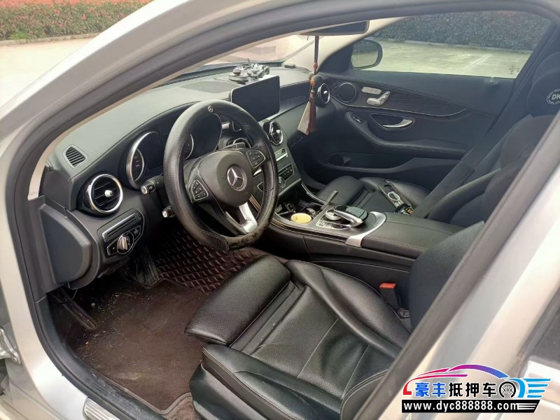 17年奔驰C轿车抵押车出售