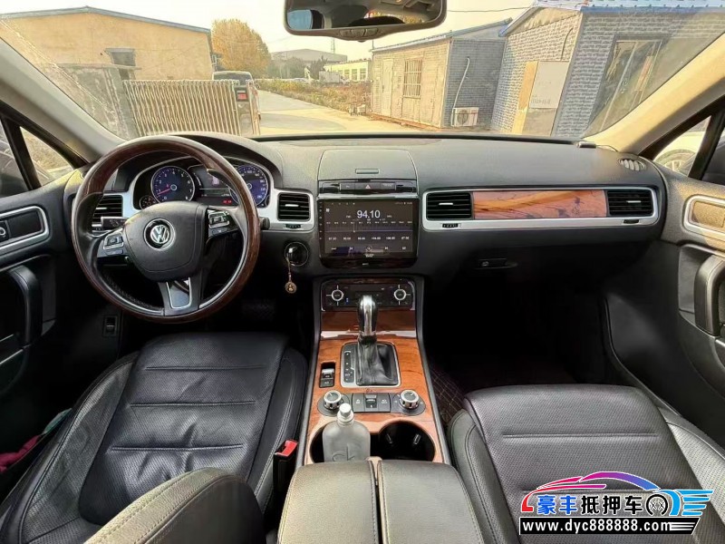 13年大众途锐轿车抵押车出售