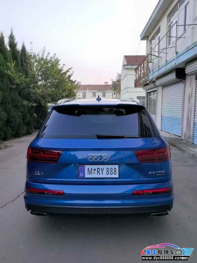17年奥迪Q7轿车抵押车出售