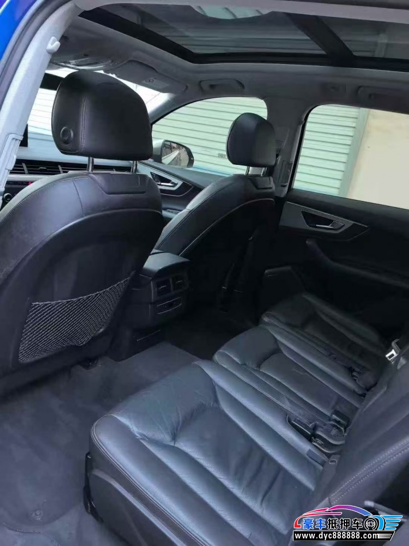 17年奥迪Q7轿车抵押车出售