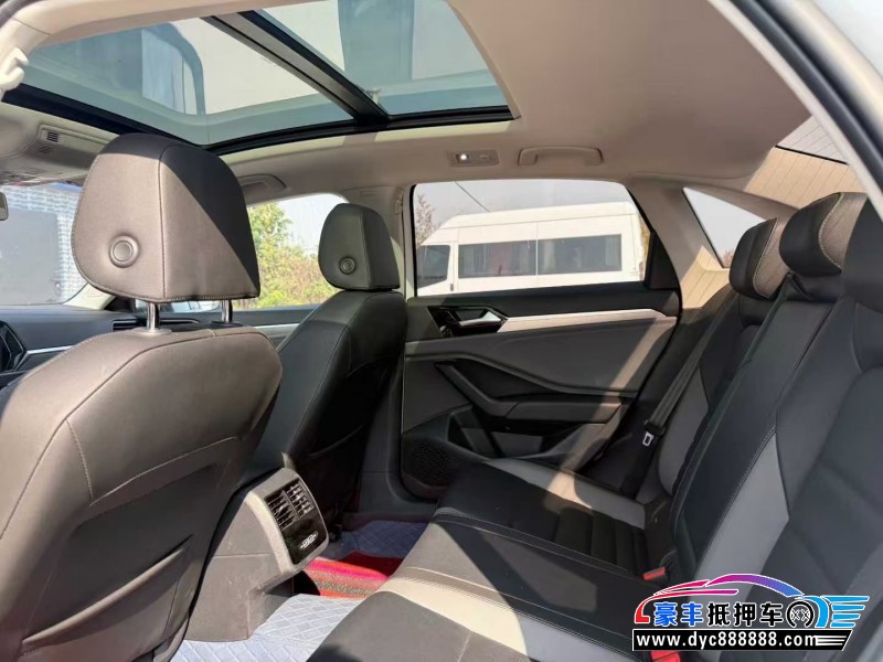 21年大众速腾轿车抵押车出售