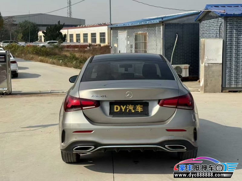 20年奔驰CLA轿车抵押车出售