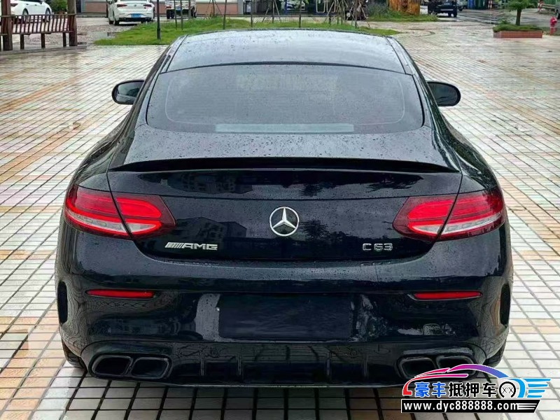 19年奔驰C轿车抵押车出售