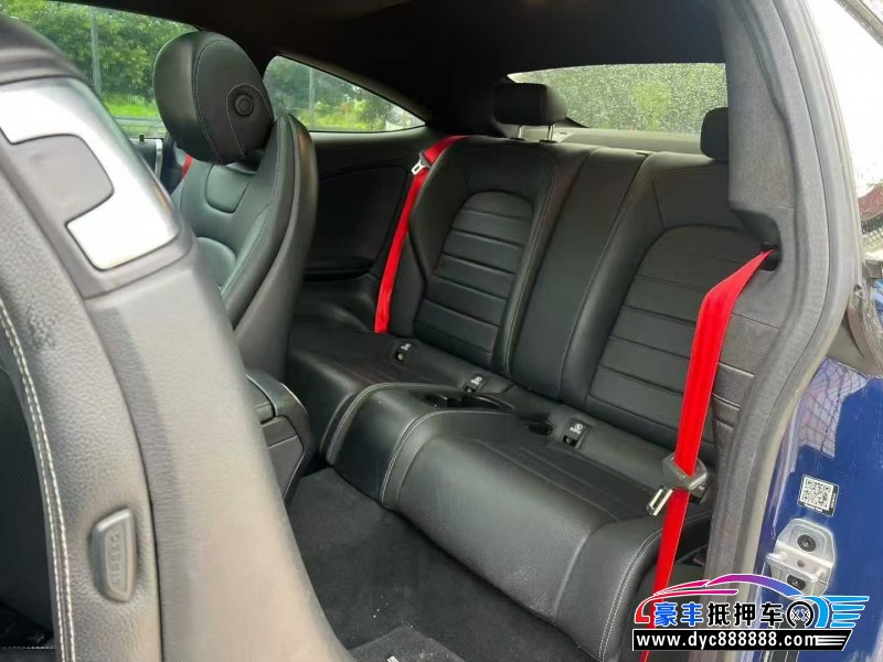 19年奔驰C轿车抵押车出售