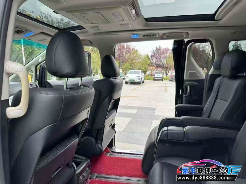 12年丰田埃尔法轿车抵押车出售