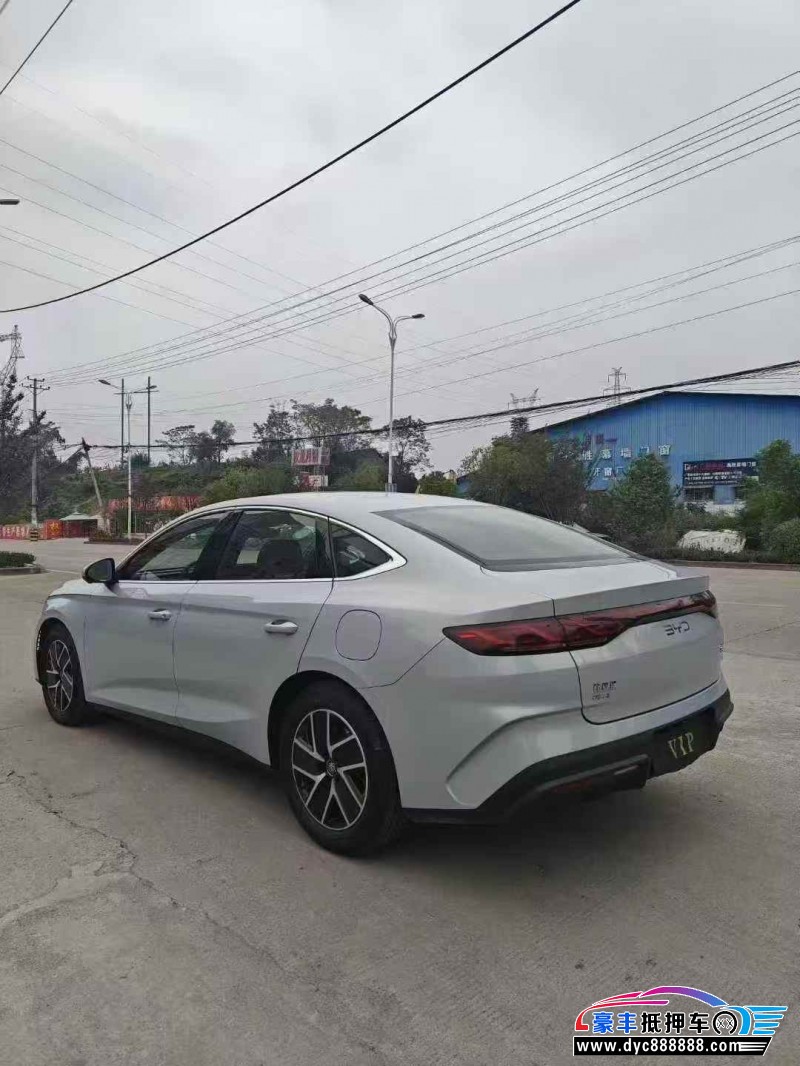 25年比亚迪秦轿车抵押车出售