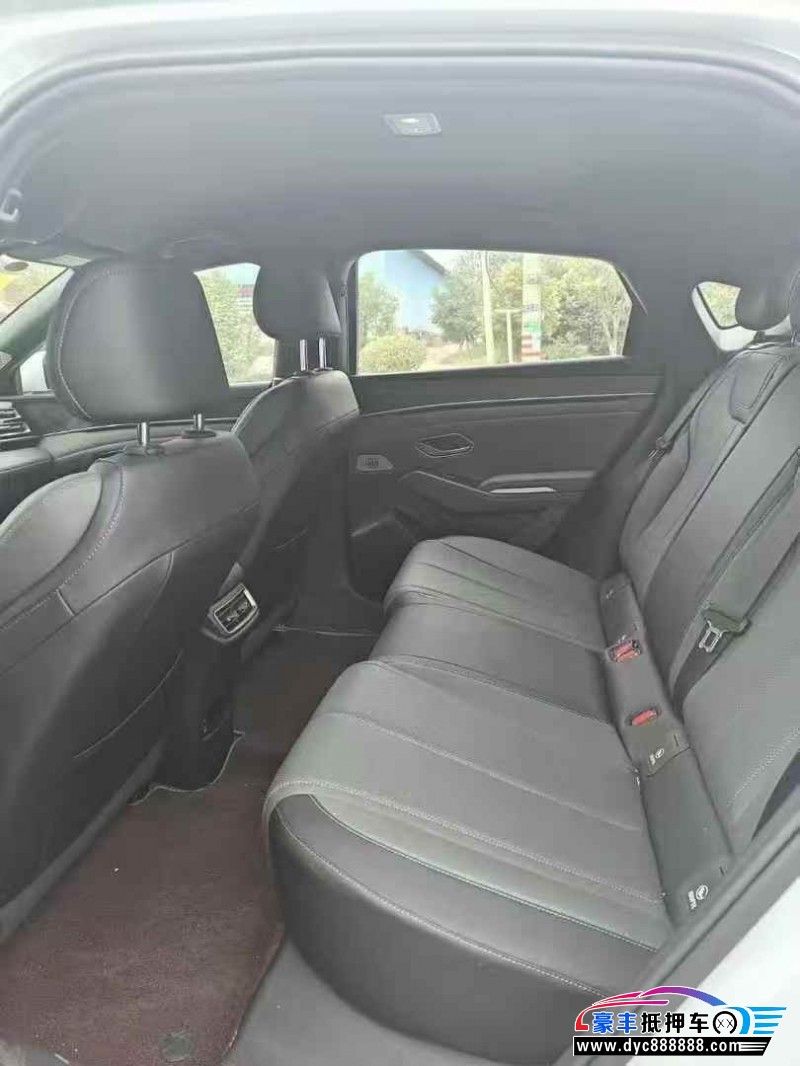 25年比亚迪秦轿车抵押车出售