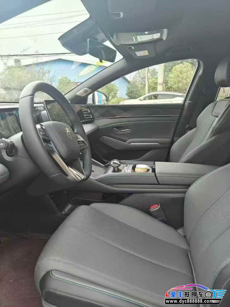 25年比亚迪秦轿车抵押车出售