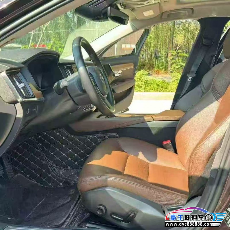 19年沃尔沃S90轿车抵押车出售