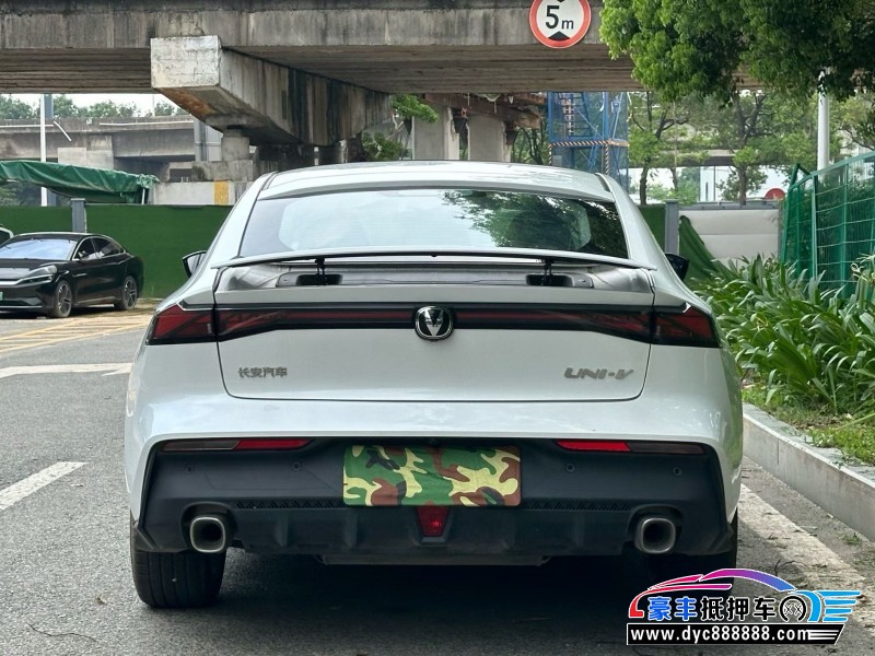 24年长安长安UNI轿车抵押车出售