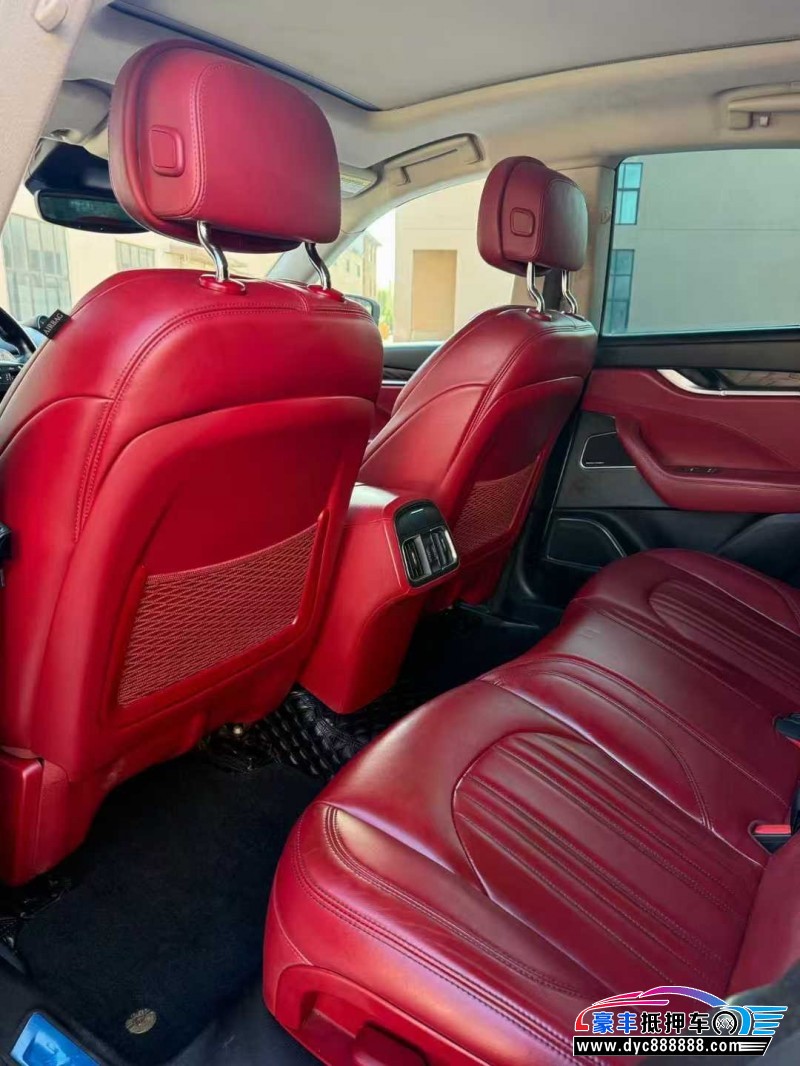 18年玛莎拉蒂莱万特轿车抵押车出售