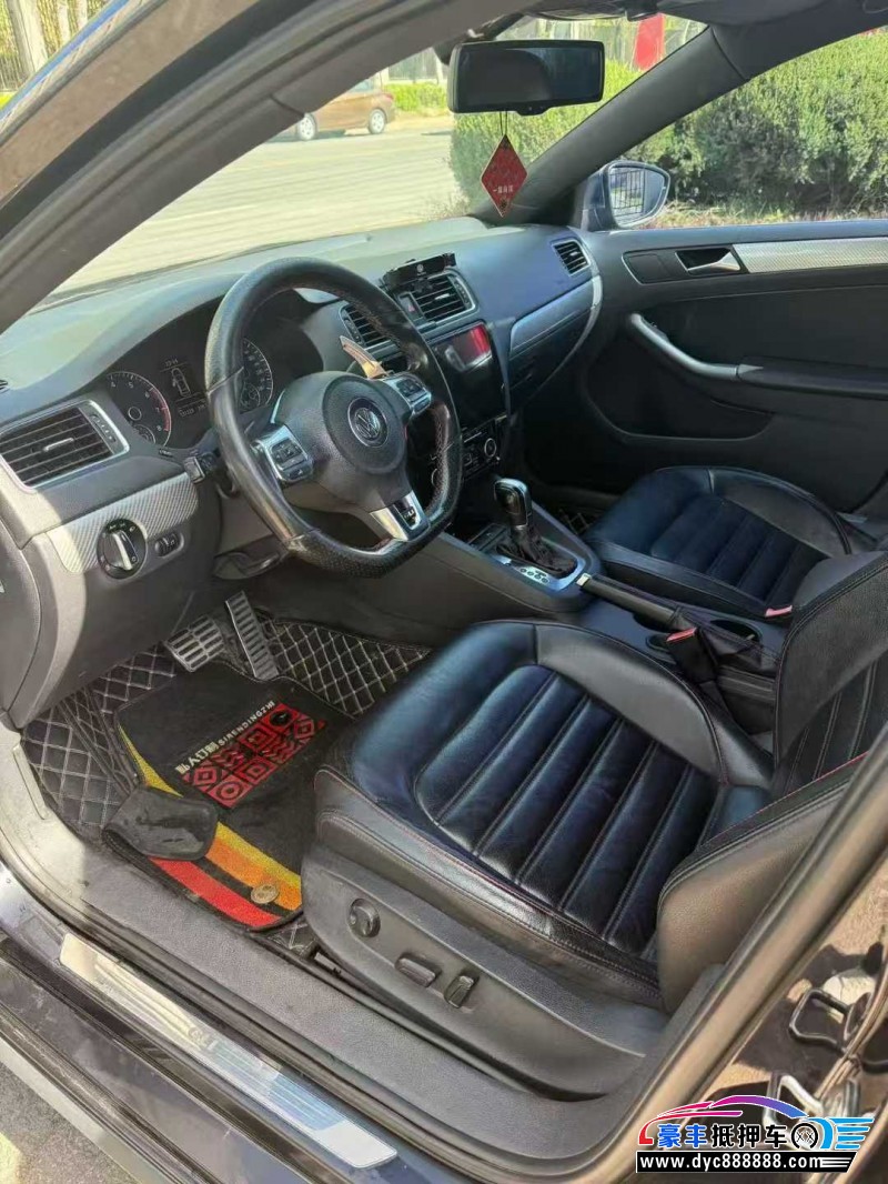 14年大众速腾轿车抵押车出售