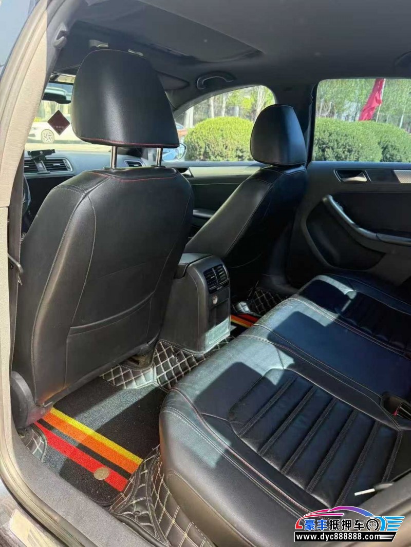 14年大众速腾轿车抵押车出售