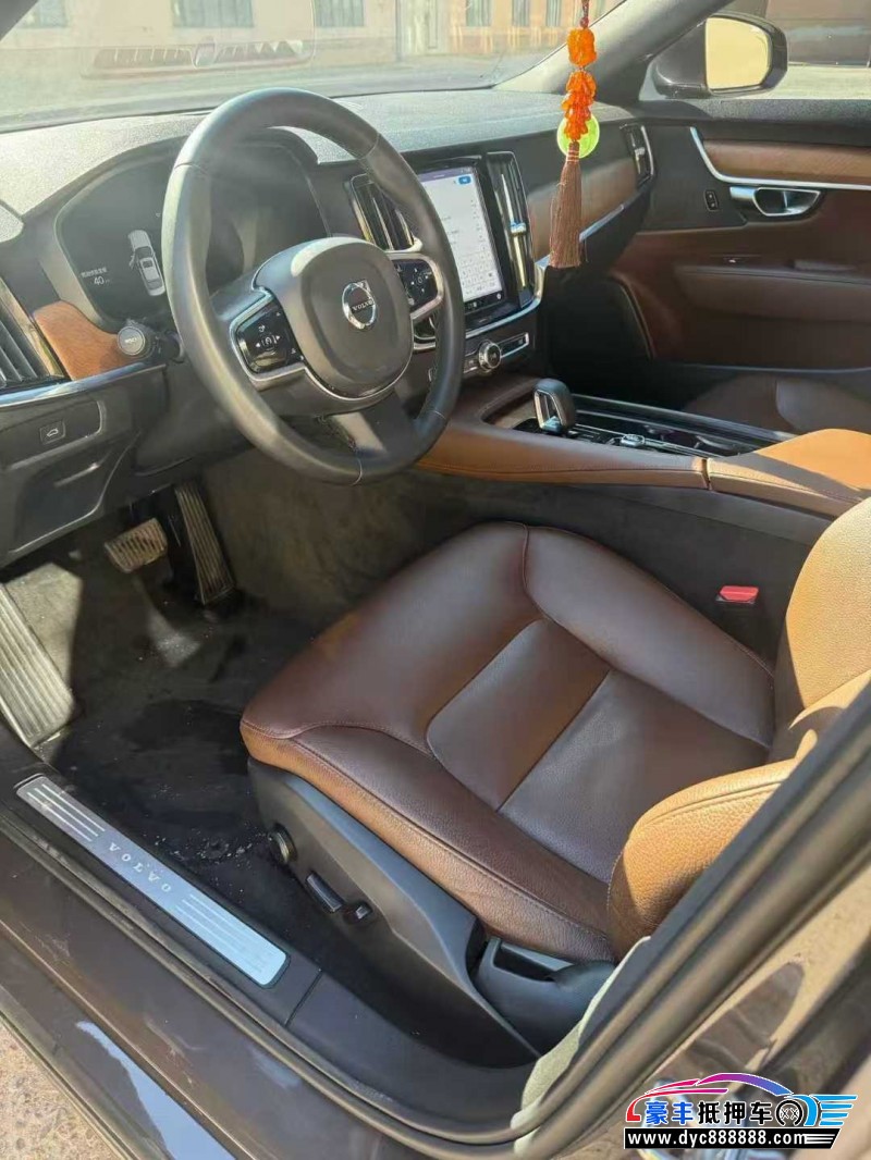 22年沃尔沃S90轿车抵押车出售