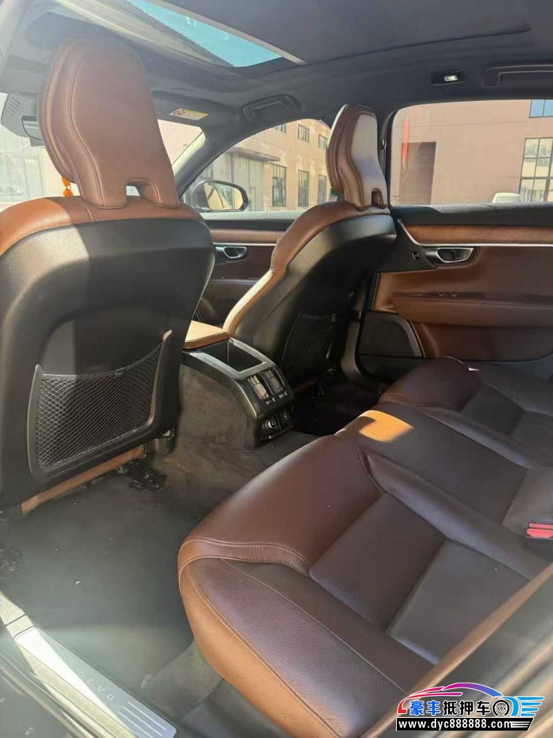 22年沃尔沃S90轿车抵押车出售