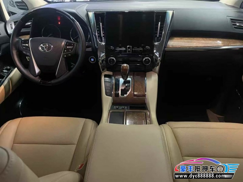 16年丰田埃尔法轿车抵押车出售