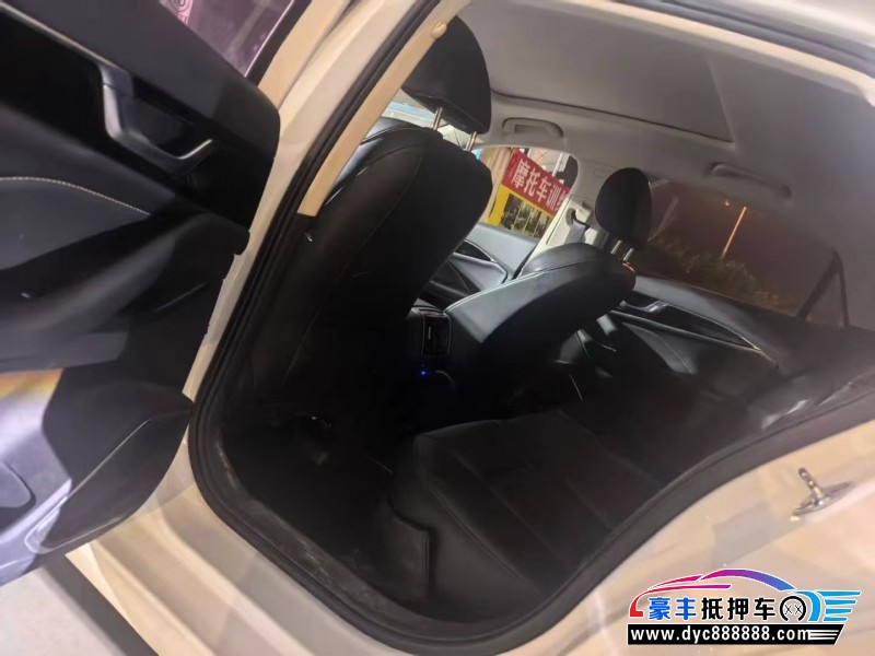 23年奔腾B70轿车抵押车出售