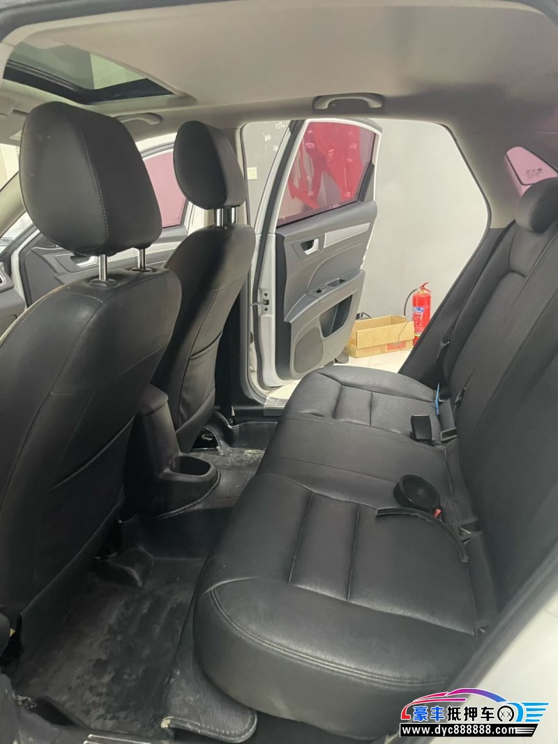 17年奔腾B30轿车抵押车出售