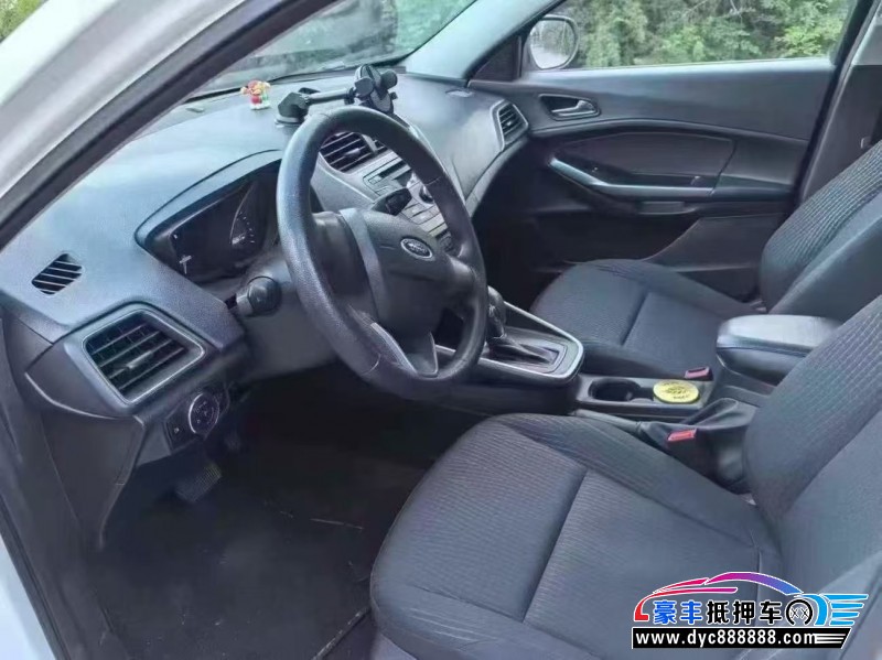 21年福特福睿斯轿车抵押车出售