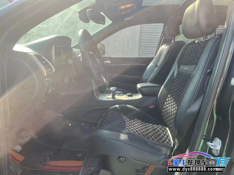 15年Jeep大切诺基轿车抵押车出售