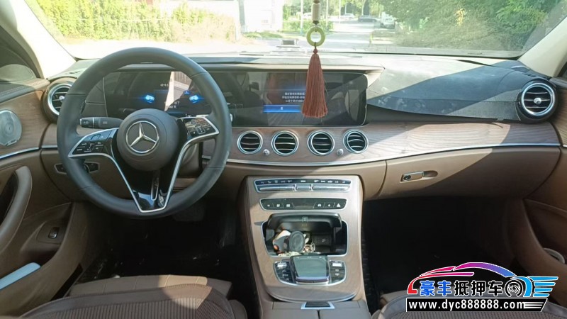 22年奔驰E轿车抵押车出售