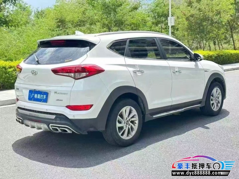 17年现代途胜轿车抵押车出售