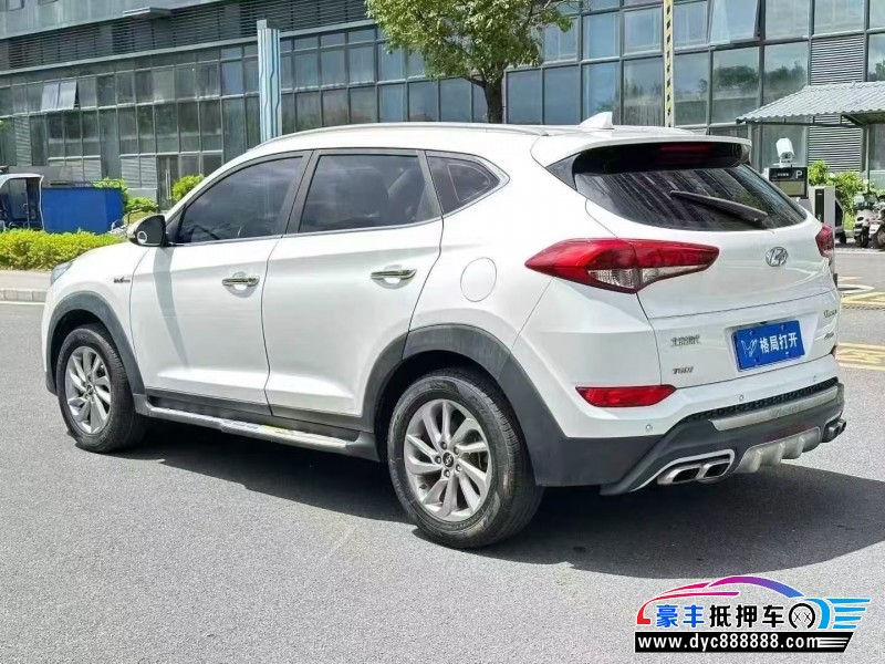 17年现代途胜轿车抵押车出售