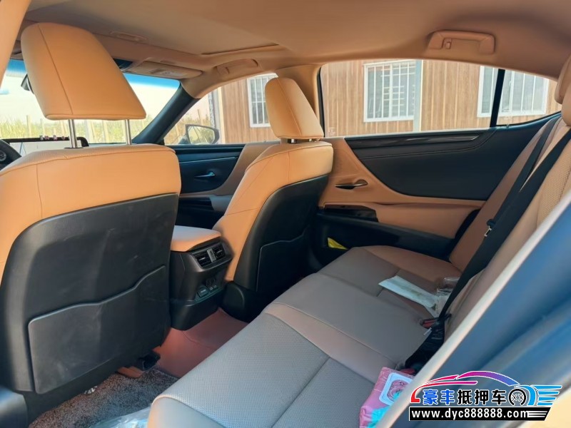 24年雷克萨斯ES轿车抵押车出售