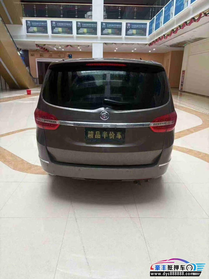 17年别克GL8轿车抵押车出售