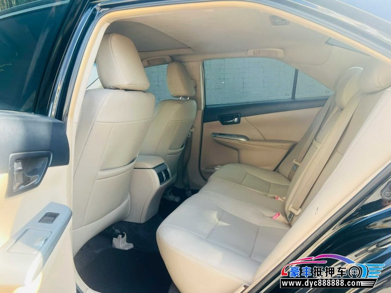 12年丰田凯美瑞轿车抵押车出售