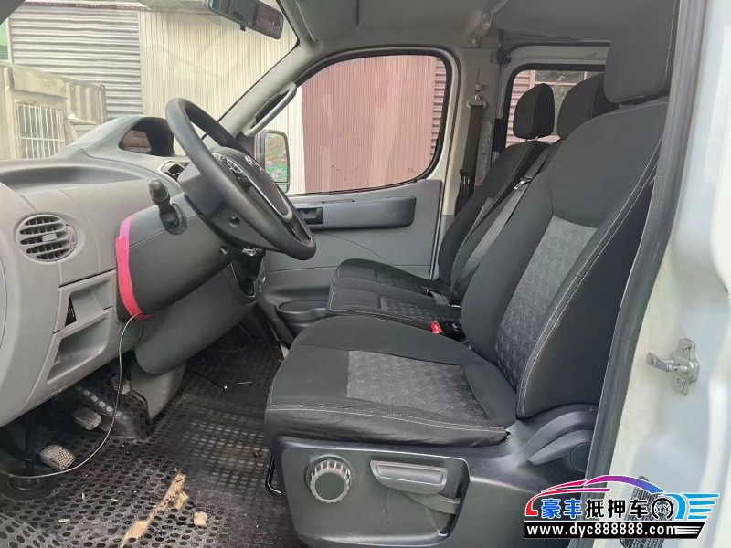 21年上汽大通V80轿车抵押车出售