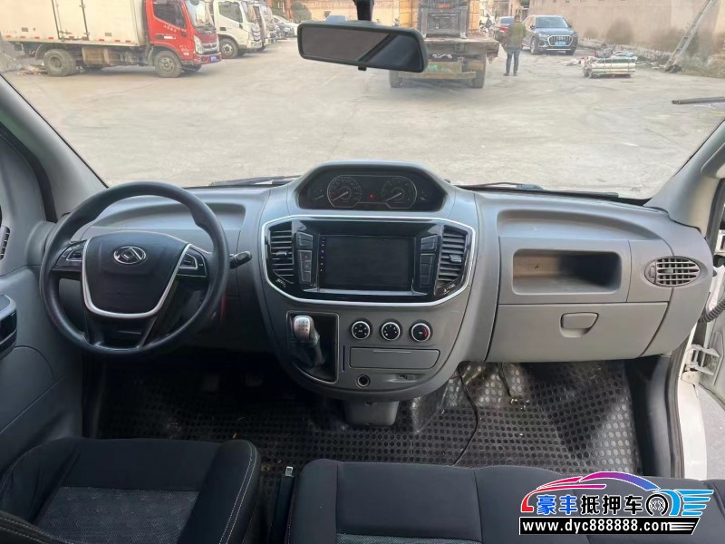 21年上汽大通V80轿车抵押车出售