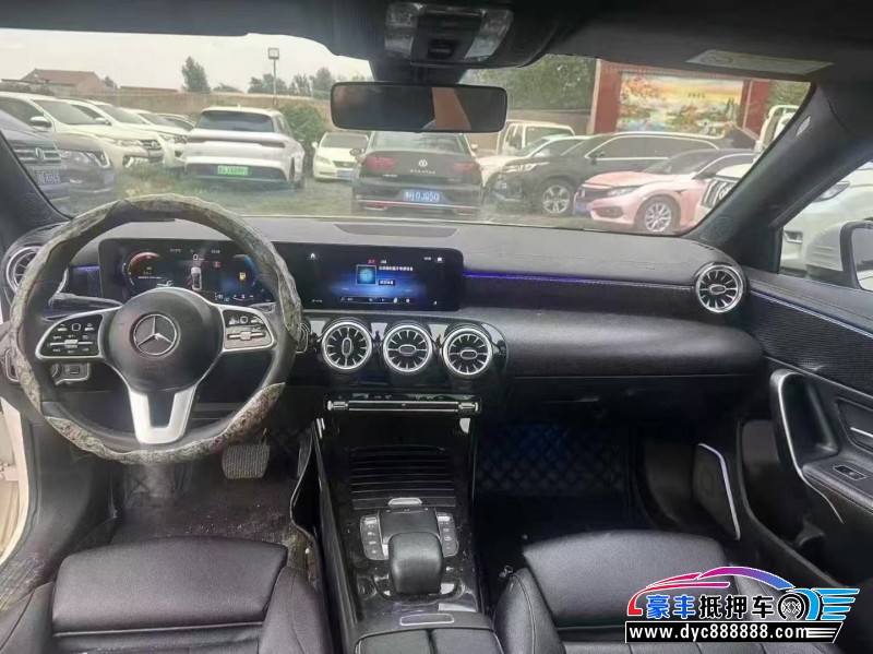 20年奔驰A轿车抵押车出售