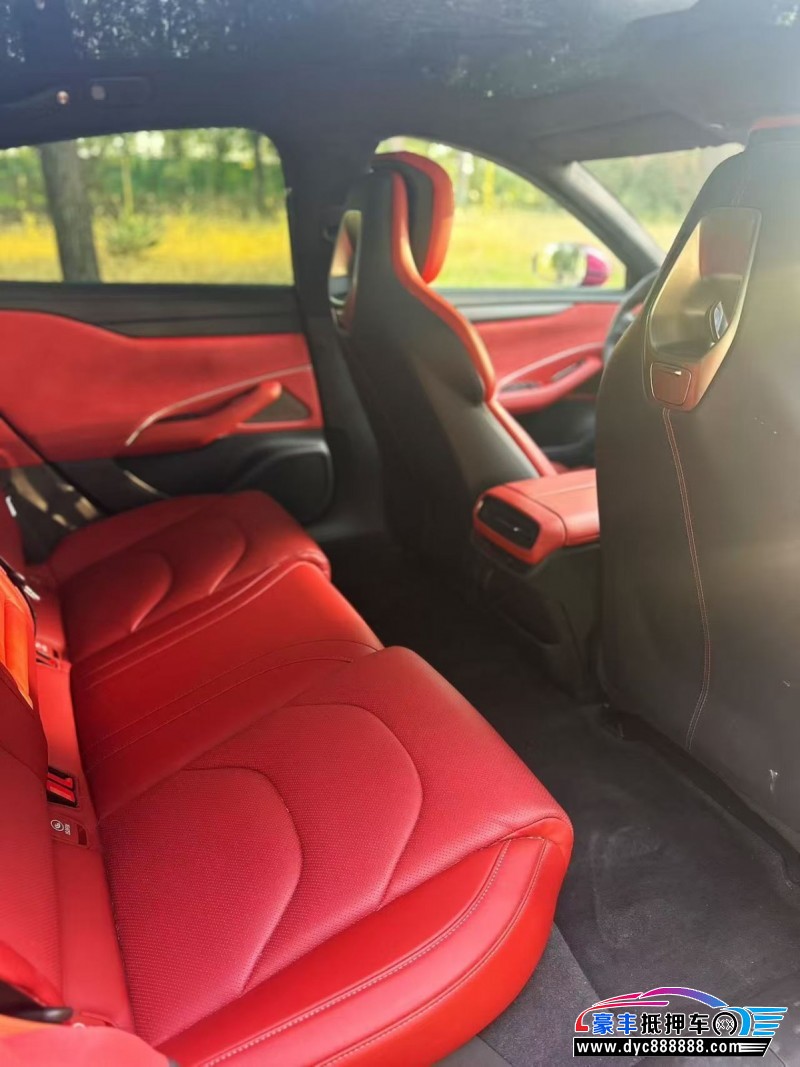 25年小米SU7轿车抵押车出售