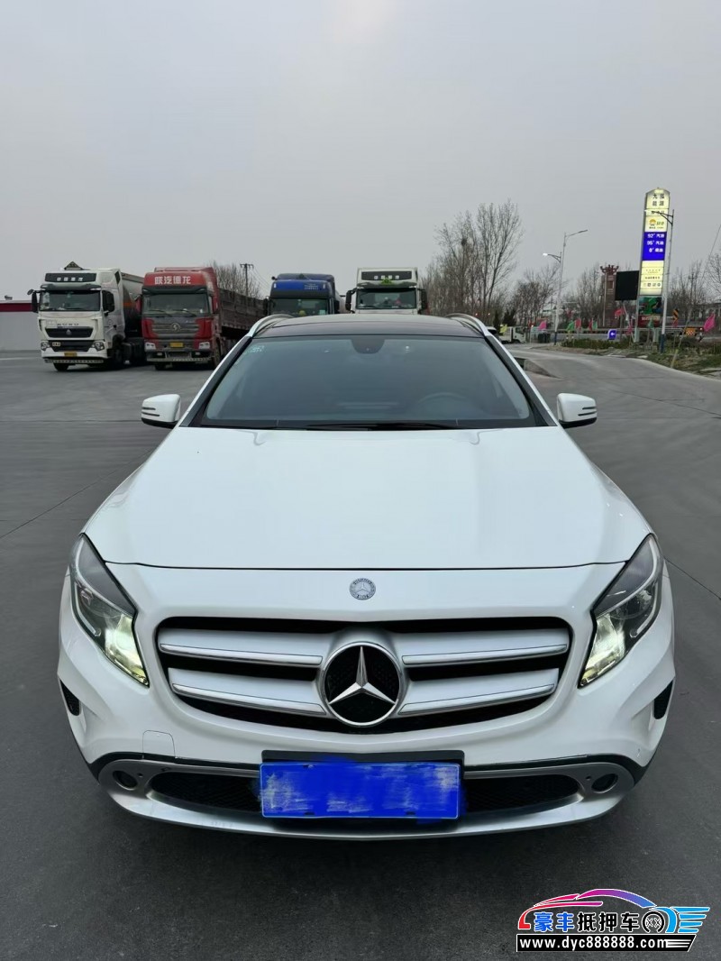 15年奔驰GLA轿车抵押车出售