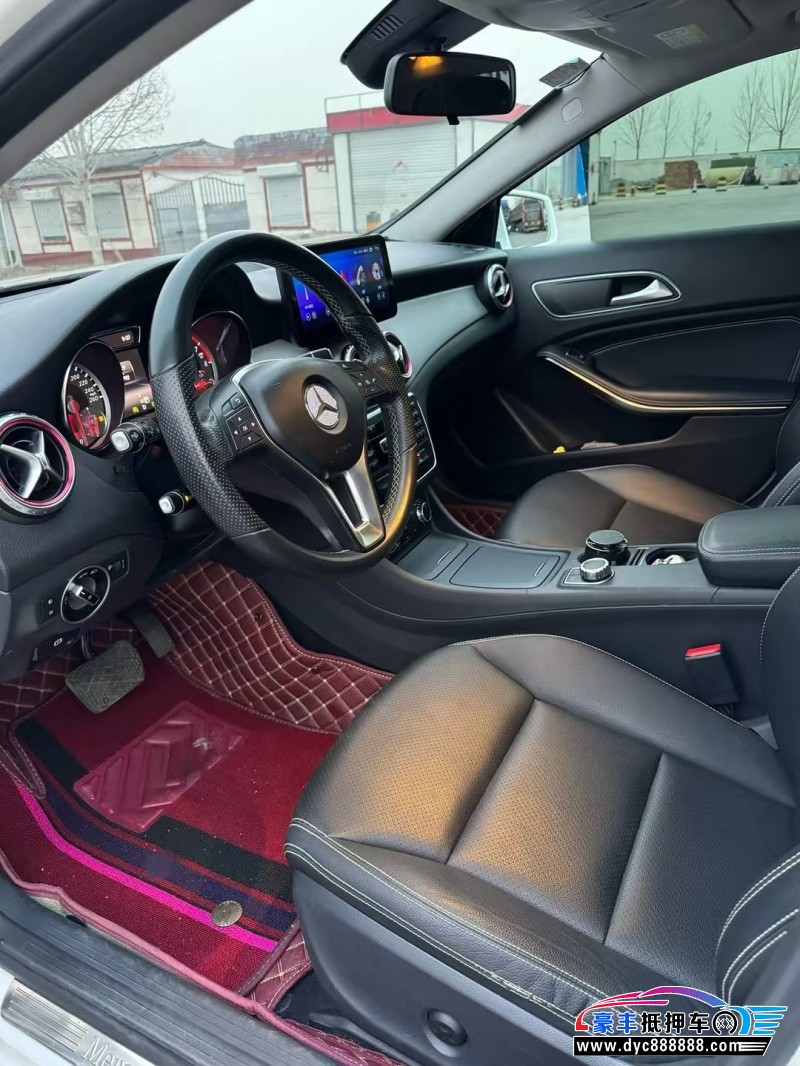 15年奔驰GLA轿车抵押车出售