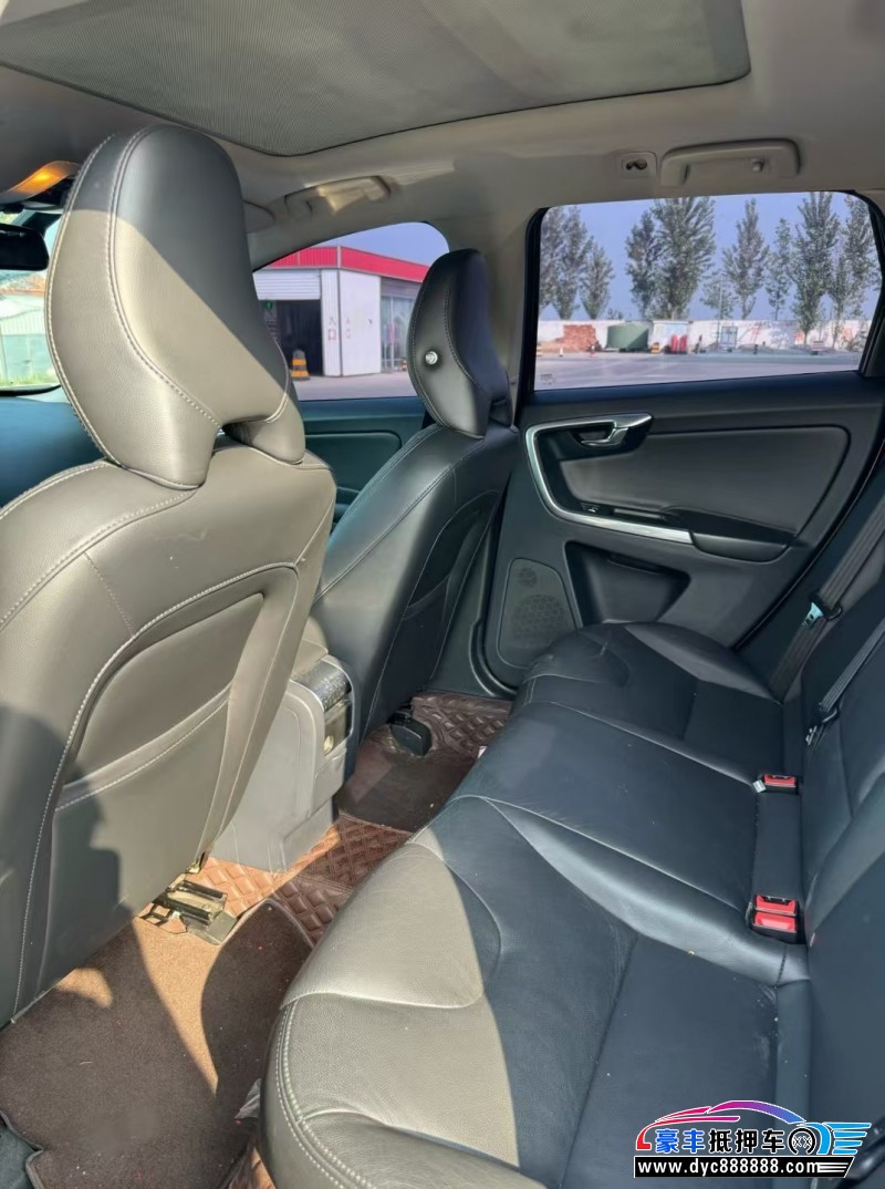 16年沃尔沃XC60轿车抵押车出售