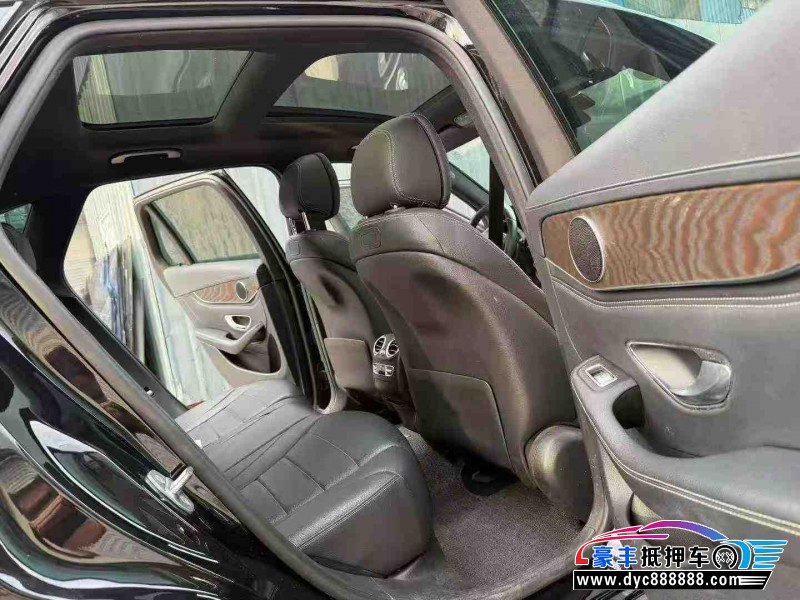 18年奔驰GLC轿车抵押车出售