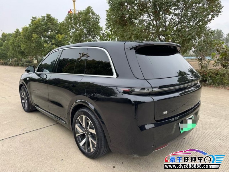 23年理想L8轿车抵押车出售