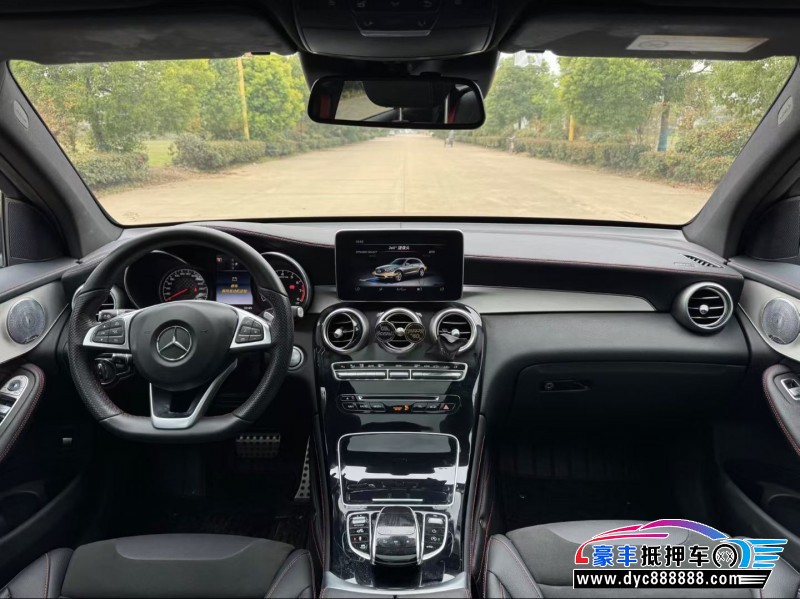 18年奔驰GLC轿车抵押车出售