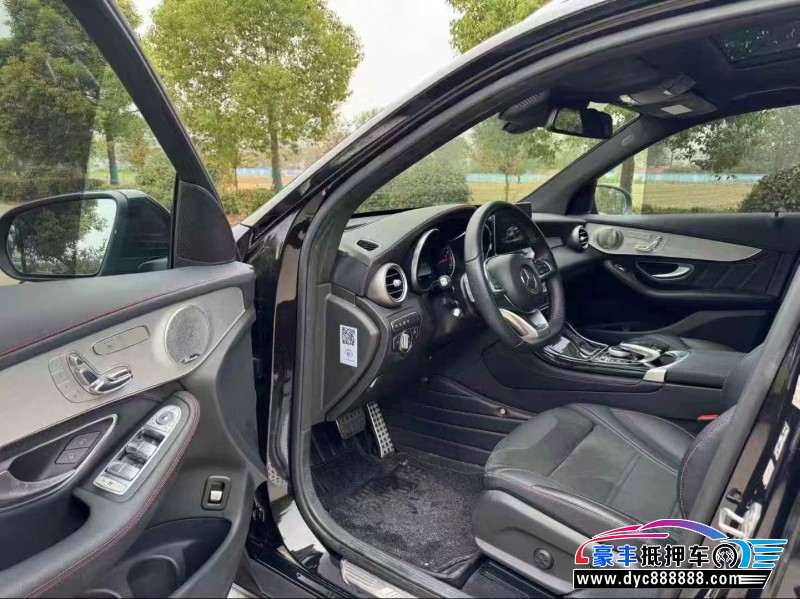 18年奔驰GLC轿车抵押车出售