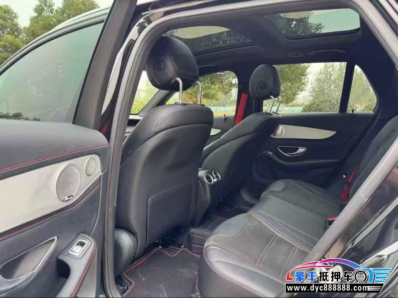 18年奔驰GLC轿车抵押车出售