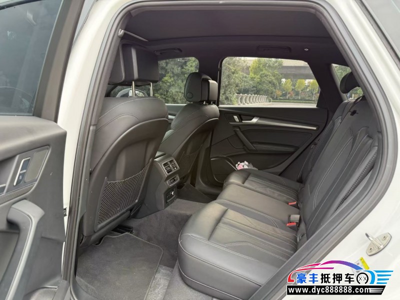 23年奥迪Q5轿车抵押车出售