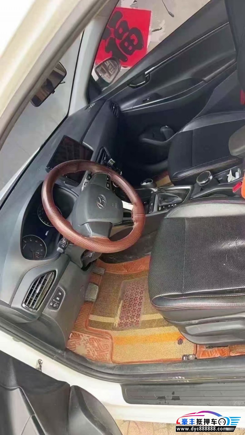 19年现代悦动轿车抵押车出售